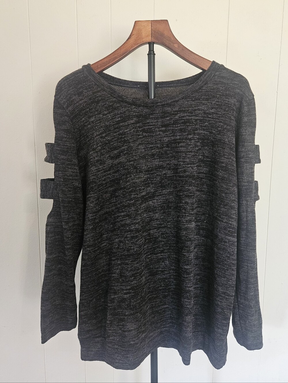 JODIFL Women's Charcoal Cutout Sleeve Pullover Sweater Size Large